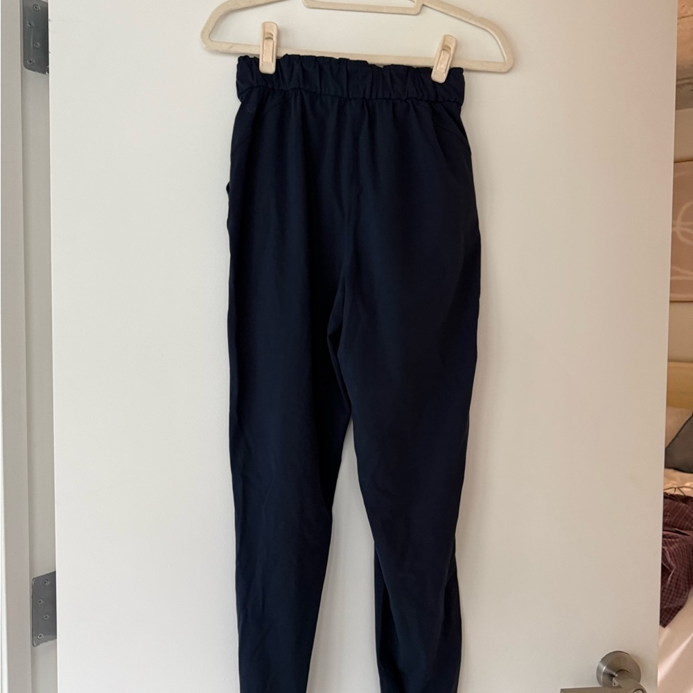 Lululemon Stretch High-Rise Jogger Pants Size 4 Womens 26" Inseam True Navy
